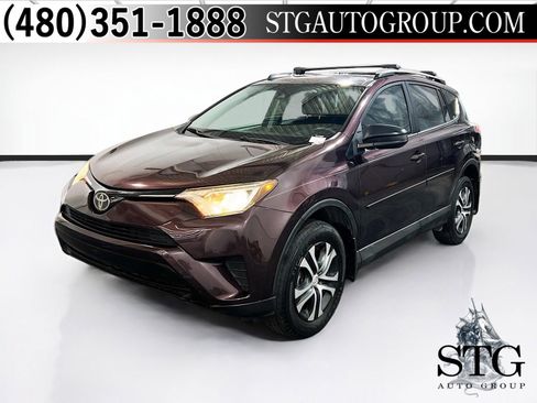 Used 2018 Toyota RAV4 LE FWD image 1