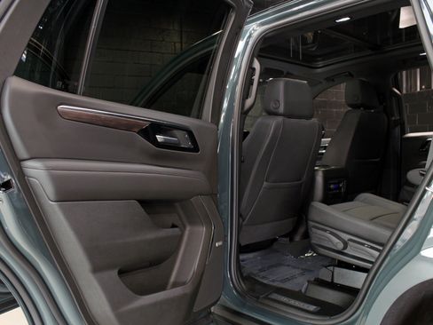 Used 2025 Chevrolet Tahoe Z71 w/ Z71 Off-Road Package AWD/4WD image 41