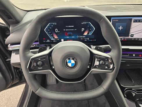Certified 2025 BMW 540i xDrive w/ Premium Package AWD/4WD image 17
