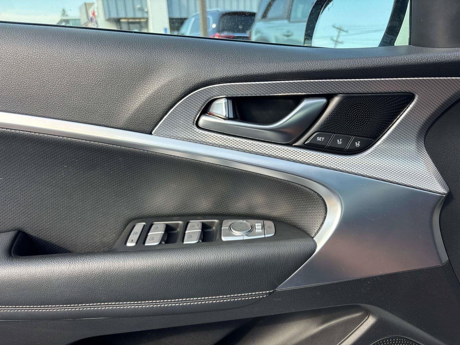 Used 2022 Genesis G70 3.3T AWD/4WD image 13