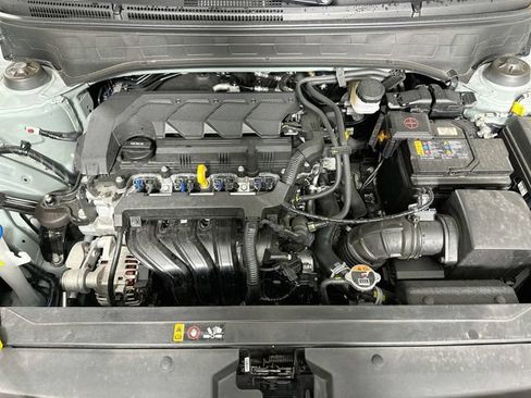 Used 2025 Hyundai Venue Limited FWD image 23