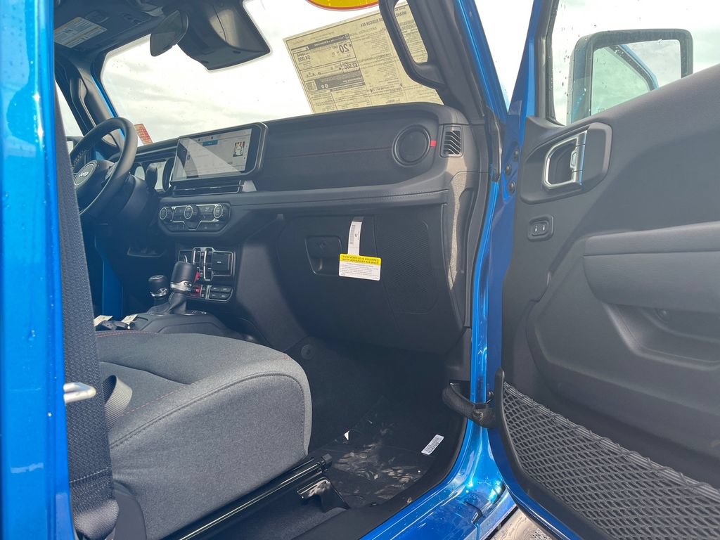 New 2026 Jeep Wrangler Unlimited Rubicon AWD/4WD image 18