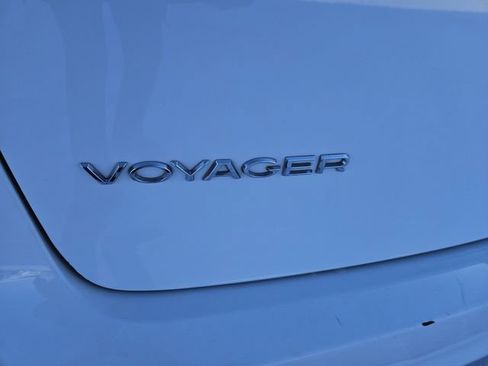 Used 2024 Chrysler Voyager LX image 20