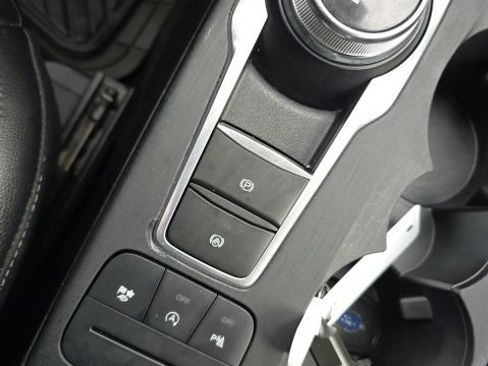 Certified 2022 Ford Escape Titanium AWD/4WD image 21