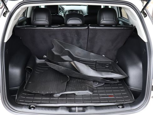 Used 2019 Jeep Compass Latitude FWD image 23