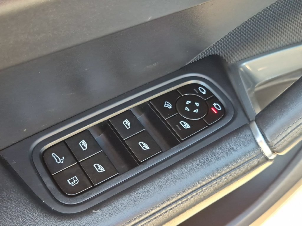 Used 2020 Porsche Cayenne Turbo S AWD/4WD image 16