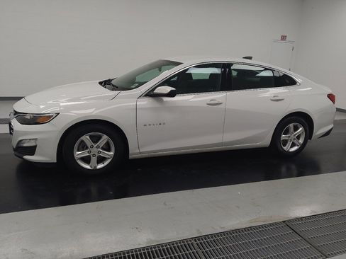 Used 2022 Chevrolet Malibu LS w/ Driver Confidence Package II FWD image 2
