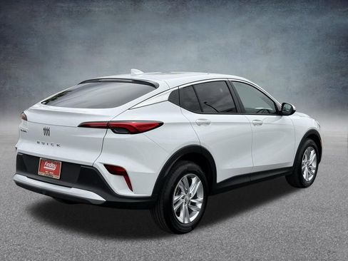 Certified 2025 Buick Envista Preferred image 3