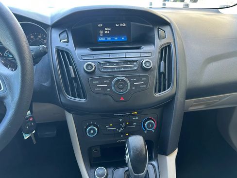 Used 2017 Ford Focus SE FWD image 15