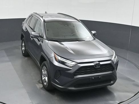 Used 2025 Toyota RAV4 XLE AWD/4WD image 44