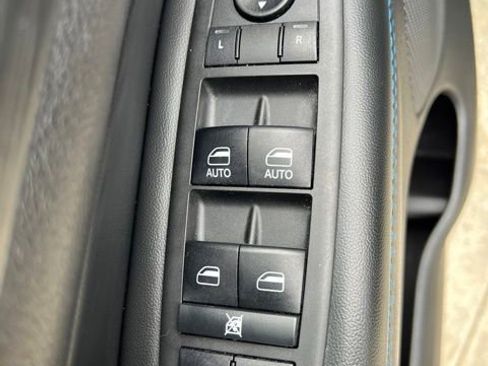 Certified 2019 Jeep Grand Cherokee Laredo AWD/4WD image 19