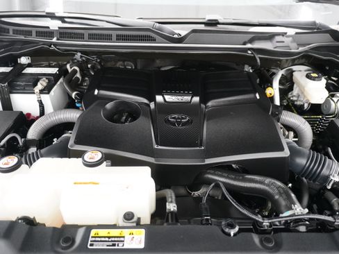 Used 2022 Toyota Tundra Platinum w/ Advanced Package image 37