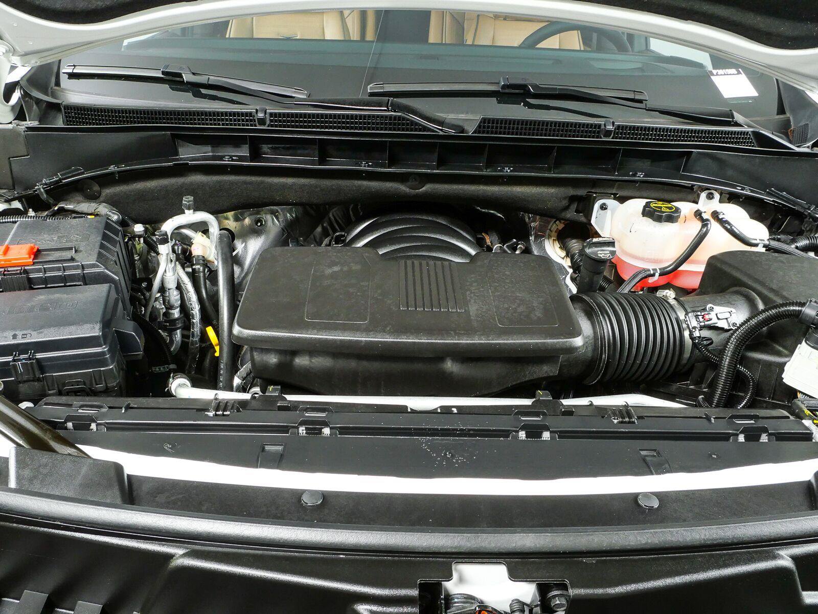 Used 2025 Cadillac Escalade Premium Luxury w/ LPO, Radiant Package RWD image 41
