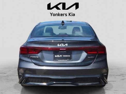 Certified 2023 Kia Forte GT-Line FWD image 7