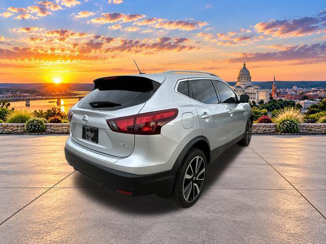 Used 2019 Nissan Rogue Sport SL FWD image 4