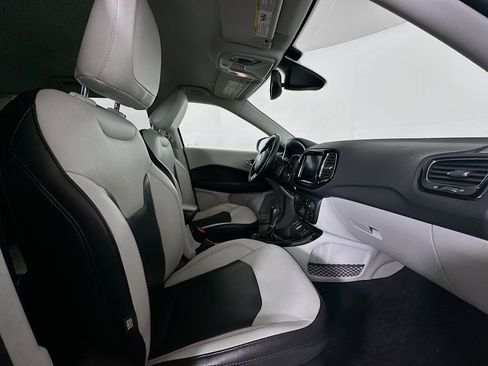 Used 2019 Jeep Compass Limited w/ Advanced Safety Group image 31