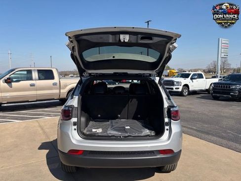 New 2026 Jeep Compass Latitude AWD/4WD image 19