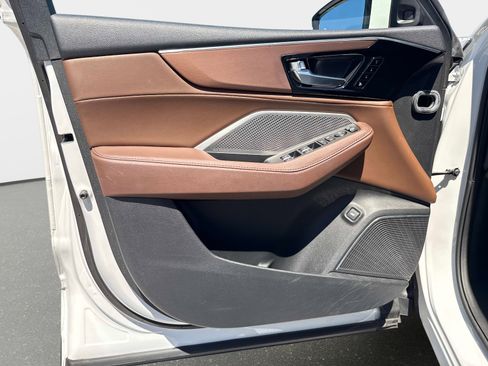 Used 2023 Acura MDX SH-AWD w/ Technology Package image 17