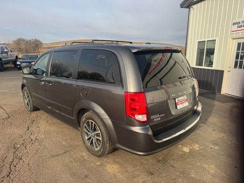 Used 2017 Dodge Grand Caravan GT image 3