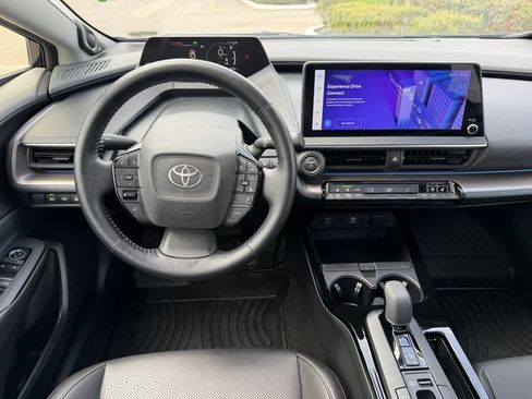 Used 2025 Toyota Prius Limited w/ Limited Premium Package FWD image 10