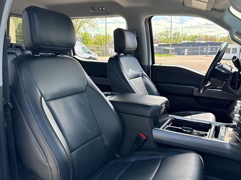 Used 2024 Ford F350 Lariat w/ Lariat Ultimate Package AWD/4WD image 28