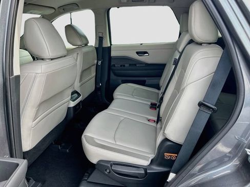 Certified 2025 Nissan Pathfinder SL AWD/4WD image 19
