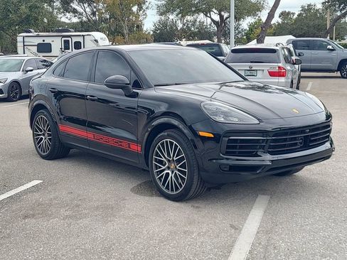 Used 2022 Porsche Cayenne Coupe image 9