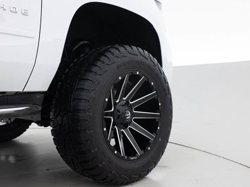 Used 2018 Chevrolet Tahoe Premier AWD/4WD image 18