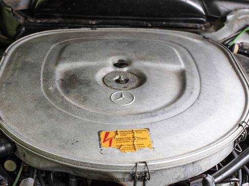 Used 1987 Mercedes-Benz 560 SL image 17