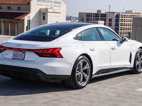 Used 2022 Audi e-tron GT Premium Plus image 4