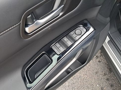 New 2025 Nissan Pathfinder SL w/ SL Premium Package image 12