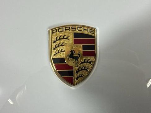 Used 2024 Porsche Cayenne AWD/4WD image 8