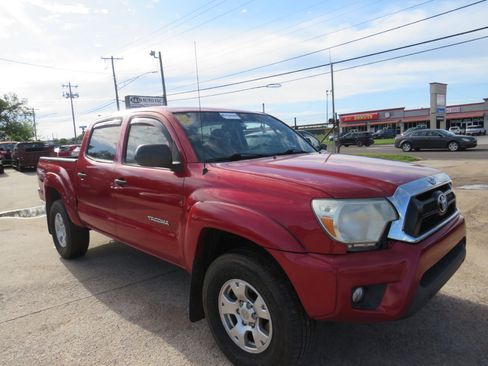 Used 2015 Toyota Tacoma Double Cab V6 6MT 4WD w/ TRD Off-Road Package image 3