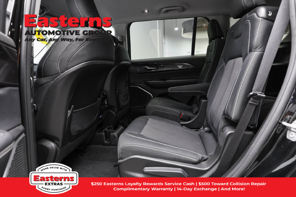 Used 2022 Jeep Grand Cherokee L Laredo w/ Luxury Tech Group I AWD/4WD image 22