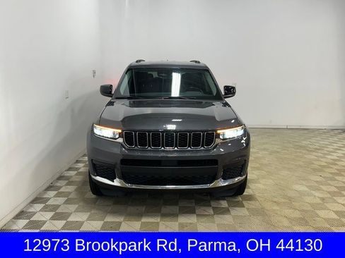 Used 2022 Jeep Grand Cherokee L Laredo w/ Luxury Tech Group I AWD/4WD image 2