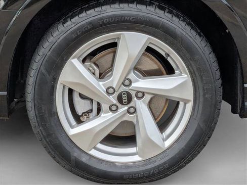 Used 2021 Audi Q3 2.0T Premium image 24