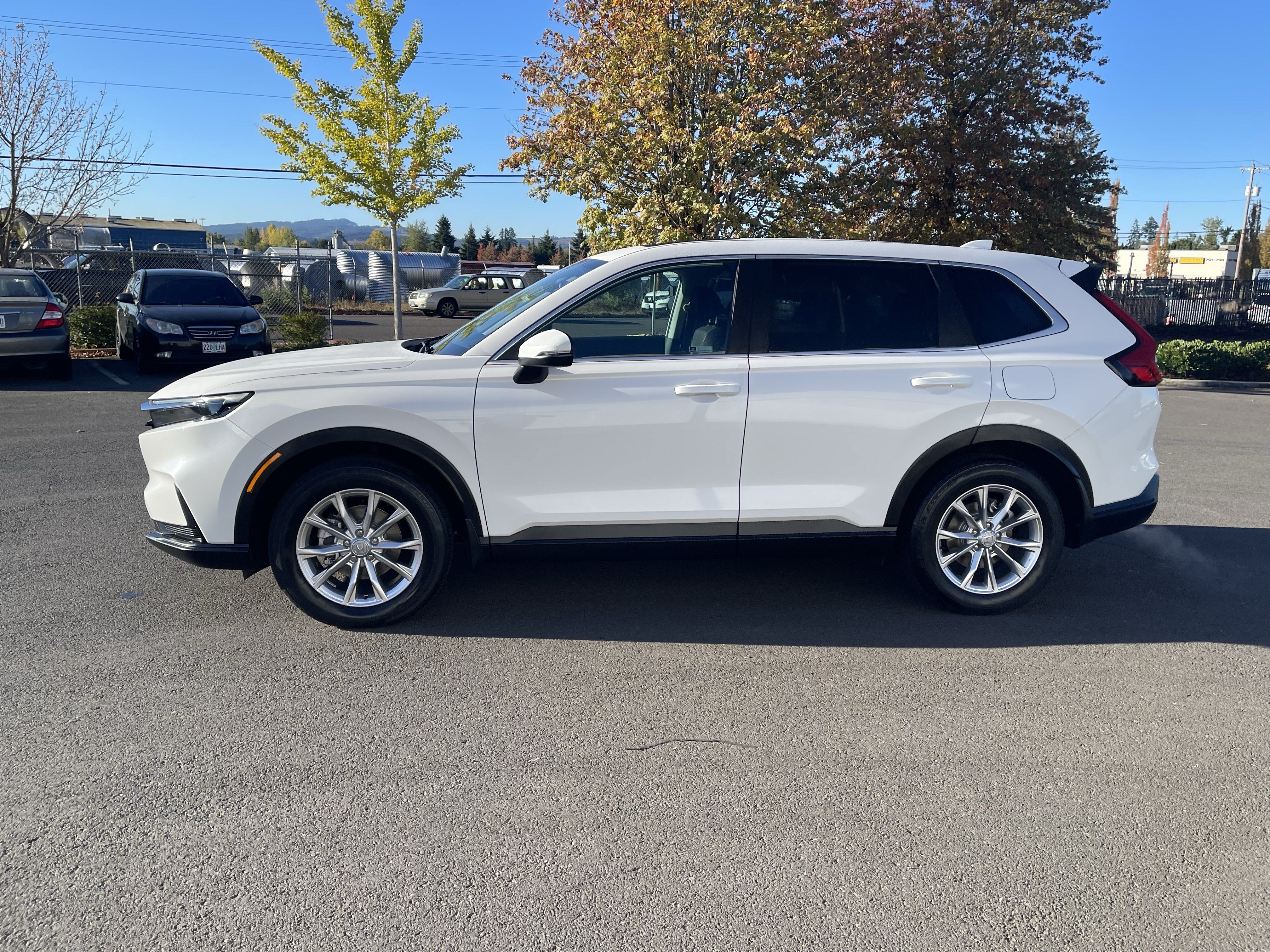 Used 2024 Honda CR-V EX image 2