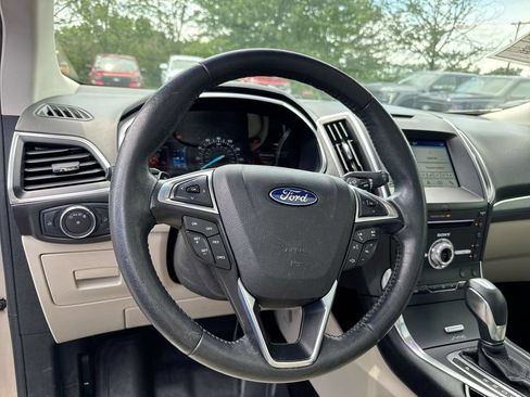 Used 2017 Ford Edge Titanium w/ Equipment Group 302A AWD/4WD image 11