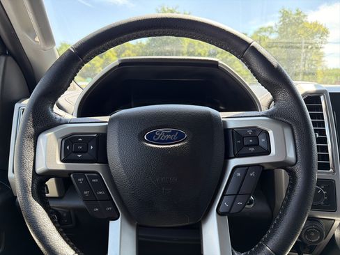 Used 2016 Ford F150 Lariat w/ Equipment Group 502A Luxury AWD/4WD image 19