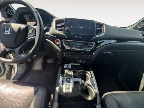 Used 2021 Honda Pilot Black Edition image 11