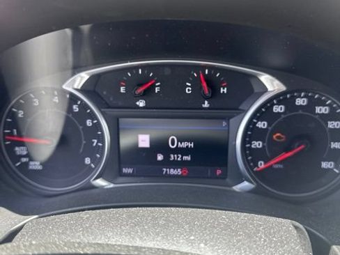 Used 2022 GMC Terrain SLT w/ Infotainment Package II FWD image 7