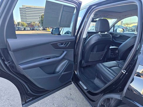 Used 2024 Audi Q7 3.0T Premium Plus image 17