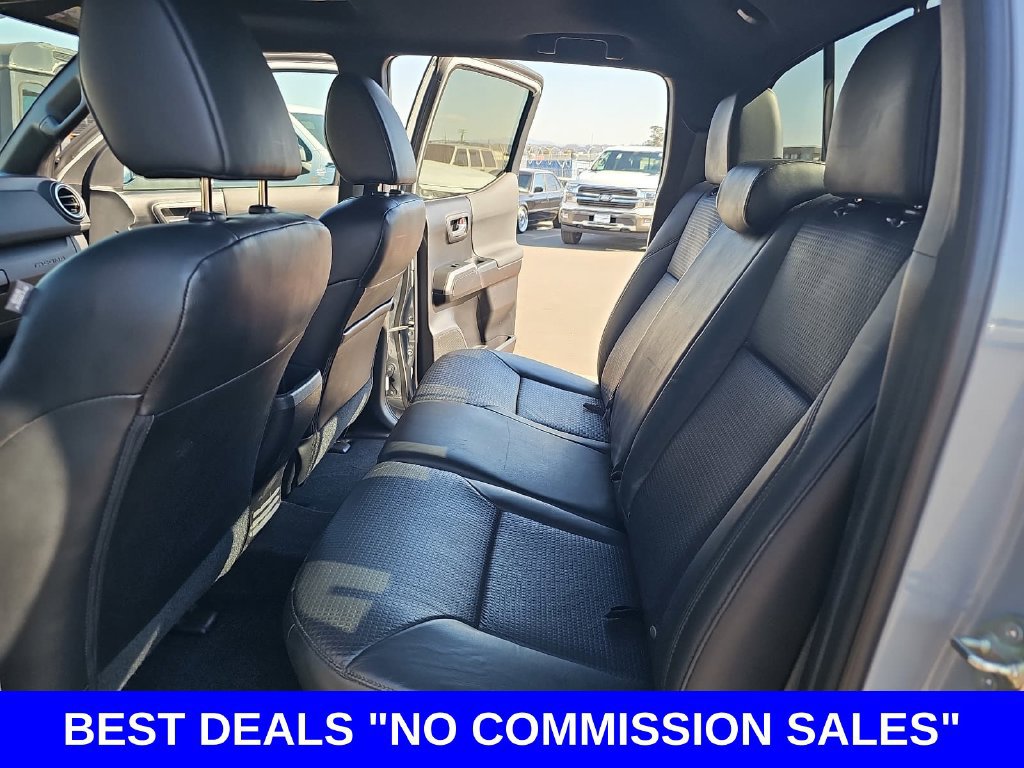Used 2019 Toyota Tacoma TRD Off-Road AWD/4WD image 13