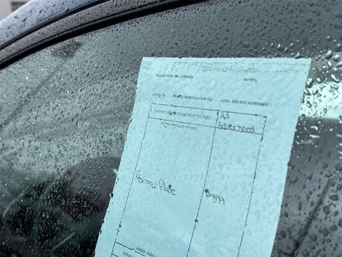 Used 2021 Chevrolet Equinox LT image 30