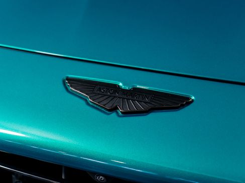 Used 2025 Aston Martin V8 Vantage Coupe image 26