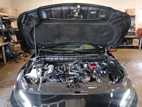 Used 2025 Nissan Altima 2.5 SV FWD image 11