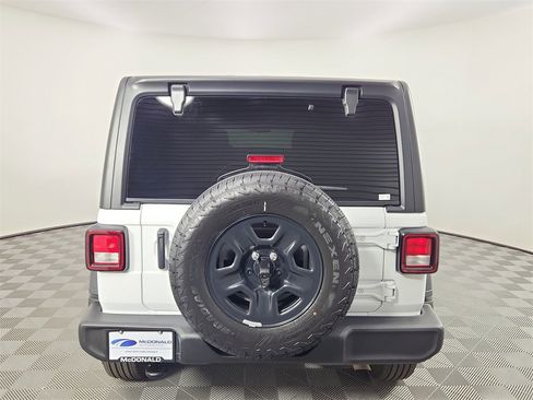 Used 2025 Jeep Wrangler Sport image 4