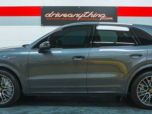 Used 2020 Porsche Cayenne Turbo AWD/4WD image 15