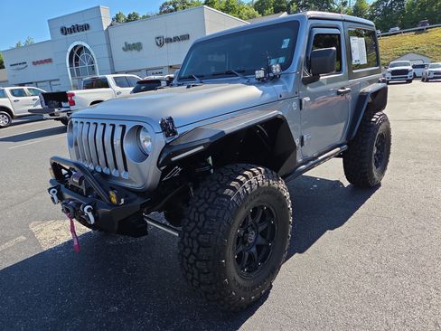Used 2019 Jeep Wrangler Sport AWD/4WD image 8