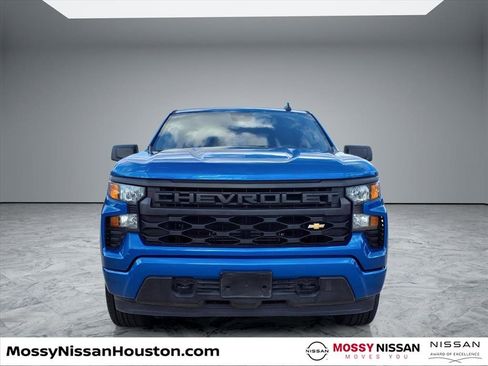 Used 2024 Chevrolet Silverado 1500 Custom image 3